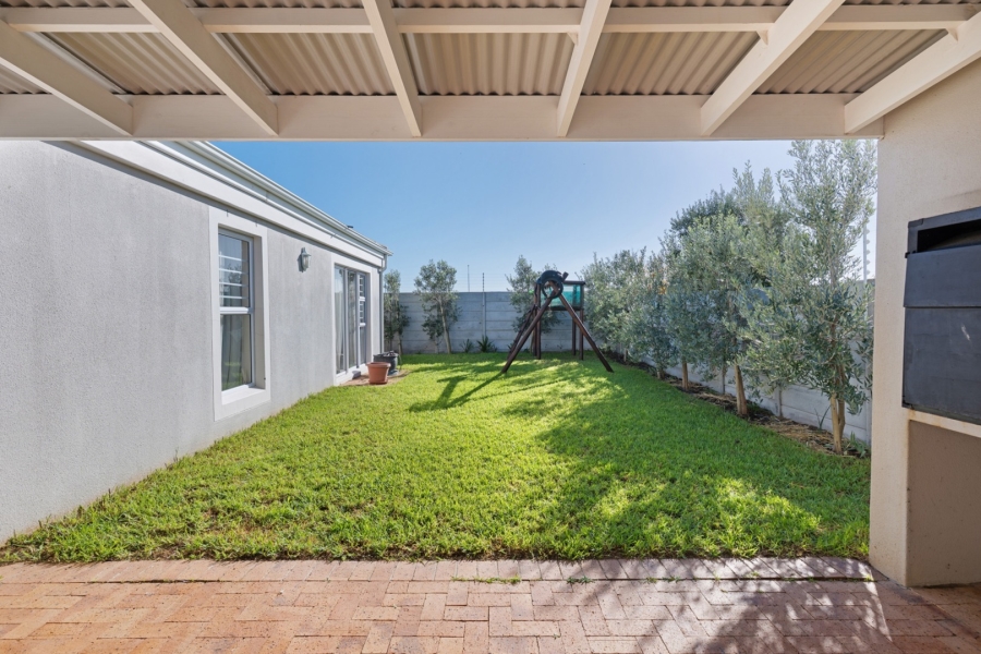4 Bedroom Property for Sale in Sunningdale Western Cape